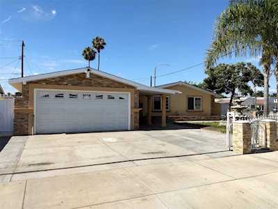 1688 W Crone Avenue Anaheim, CA 92802