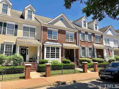 2418 St Pauls Square Square Raleigh, NC 27614