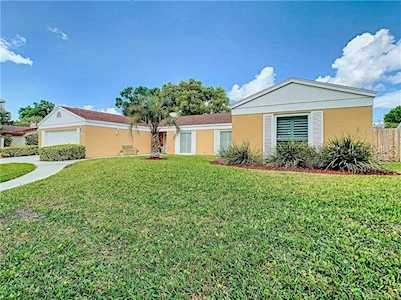 609 Red Sail Lane Altamonte Springs, FL 32701