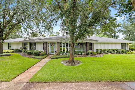 2425 Forest Club Drive Orlando, FL 32804