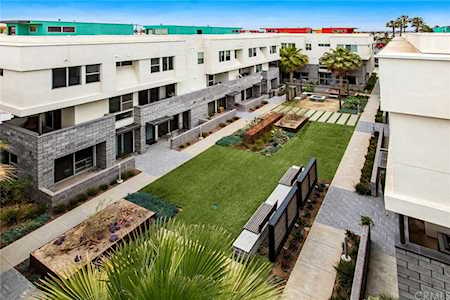 1676 Shoreline Way Costa Mesa, CA 92627
