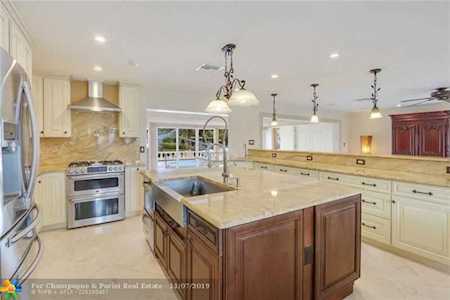 4130 NE 27th Ave Lighthouse Point, FL 33064