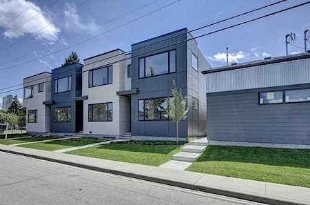 4015 8 Avenue SW Calgary, AB T2N 3S8