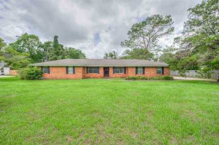 2336 Tour Eiffel Drive Tallahassee, FL 32308