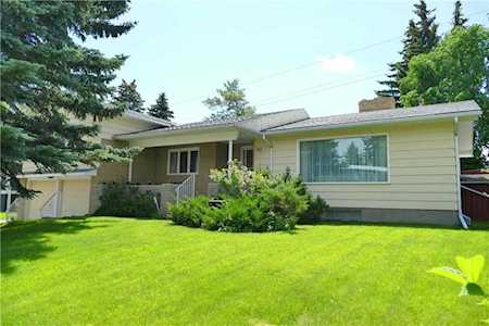915 49 Avenue SW Calgary, AB T2S 1H1