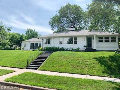 2423 Mount View Avenue Minneapolis, MN 55405
