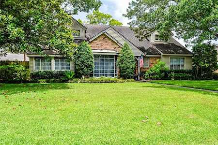 806 Frostwood Dr Houston, TX 77024