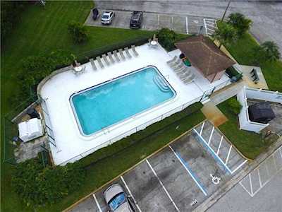 114 Lakeside Court Oldsmar, FL 34677