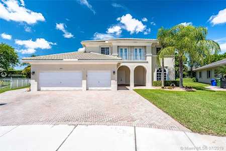 6893 SW 194th Ave Pembroke Pines, FL 33332