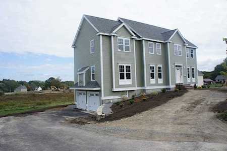 21 Demitri Circle Dracut, MA 01826