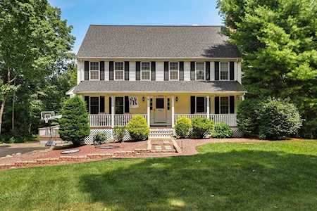 13 Centennial Dr Blackstone, MA 01504