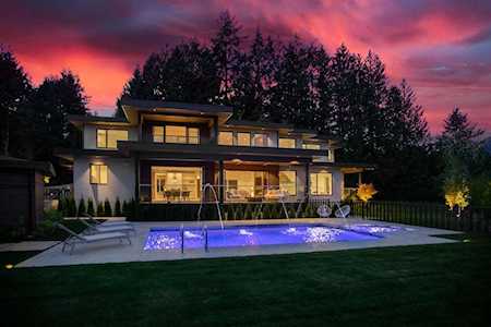 610 King Georges Way West Vancouver, BC V7S 1S3
