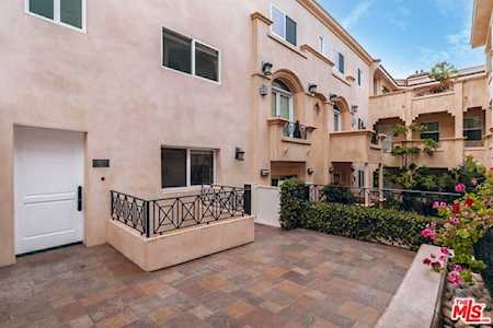 16123 W Sunset #11 Pacific Palisades, CA 90272