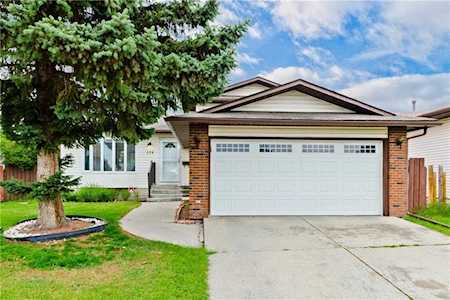 124 Whiteram Close NE Calgary, AB T1Y 5X8