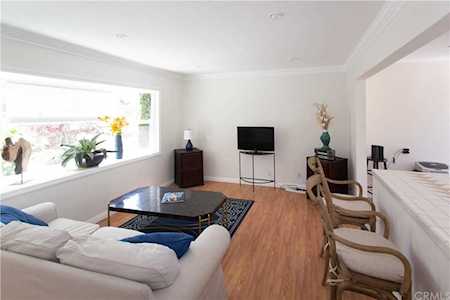 910 Dogwood Street Costa Mesa, CA 92627