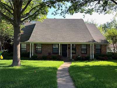 9923 Windledge Drive Dallas, TX 75238