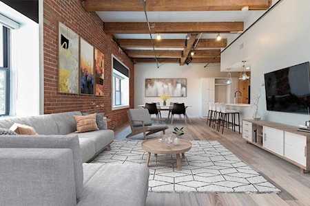 15 Sleeper St #206 Boston, MA 02210