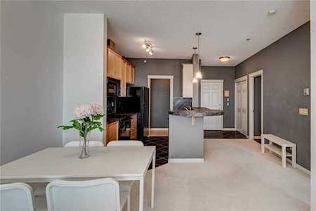 37 Prestwick Drive SE #308 Calgary, AB T2Z 4Z2