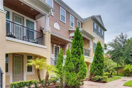 584 Scotia Place Orlando, FL 32806