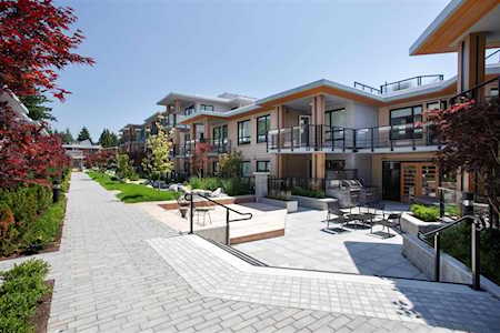 3220 Connaught Crescent #324 North Vancouver, BC V7K 1Y4