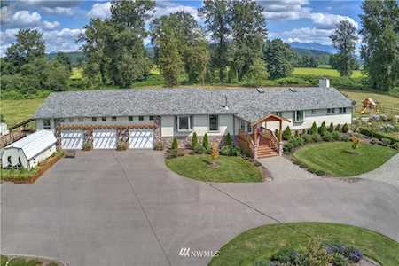 516 W Snoqualmie River Rd SE Carnation, WA 98014