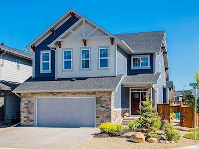 152 Legacy Mount SE Calgary, AB T2X 2E1