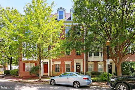 122 Martin Ln Alexandria, VA 22304