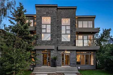 1221 Regal Crescent NE Calgary, AB T2E 5B2