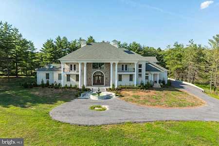 39926 New Rd Aldie, VA 20105