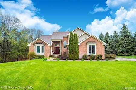 10580 Cedar Valley Dr Springfield Twp, MI 48350