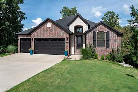 9 NE Spinnaker Ridge LN Bentonville, AR 72712