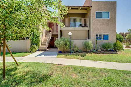 5525 E Thomas Road #R12 Phoenix, AZ 85018