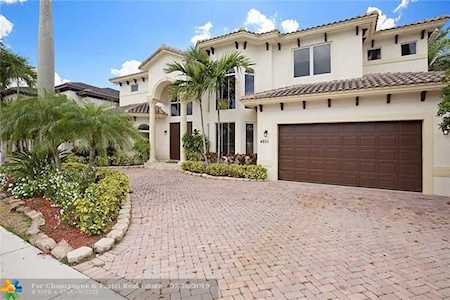4851 NE 28th Av Lighthouse Point, FL 33064
