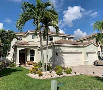 19492 SW 68th St Pembroke Pines, FL 33332