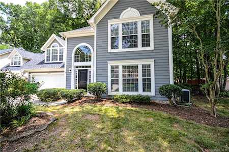 8715 Highland Ridge Ln Charlotte, NC 28216