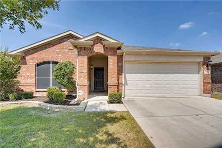 10417 Donnis Drive Fort Worth, TX 76244