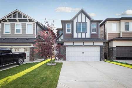 143 Evansborough Common NW Calgary, AB T3P 0N8