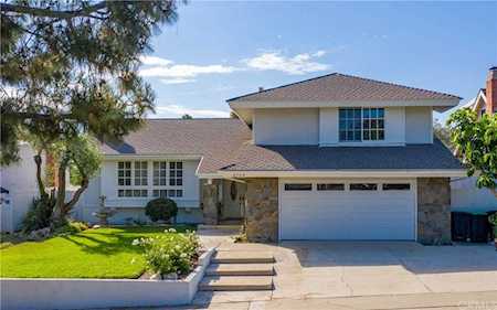 2729 Cardinal Drive Costa Mesa, CA 92626