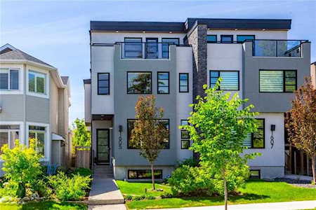 1605 29 Avenue SW Calgary, AB T2T 1M6