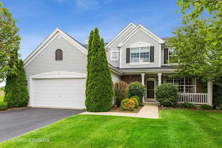 237 Morgan Valley Dr Oswego, IL 60543