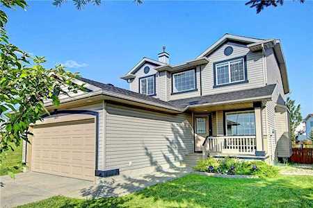 145 Scenic View Bay NW Calgary, AB T3L 1Z7