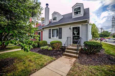10740 Colonial Woods Ct Louisville, KY 40223