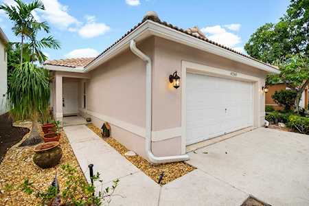 6260 Willoughby Circle Lake Worth, FL 33463