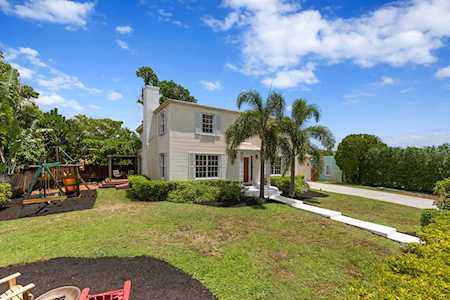 1115 Upland Road West Palm Beach, FL 33401