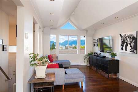1880 W 6th Avenue #412 Vancouver, BC V6J 1R6