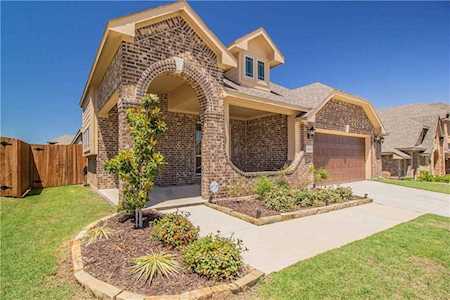 304 Pine Crest Drive Justin, TX 76247