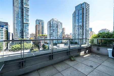 535 Smithe Street #902 Vancouver, BC V6B 0H2