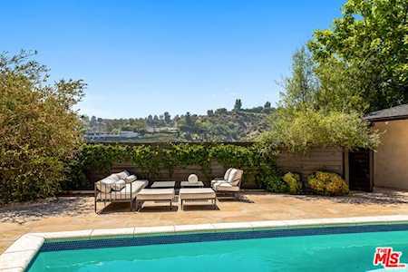 9520 Dalegrove Drive Beverly Hills, CA 90210