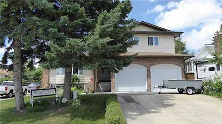 444 Woodside Road SW Calgary, AB T2W 3J8
