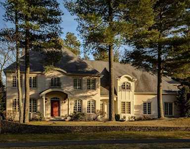 11 Olde Hickory Path Westborough, MA 01581